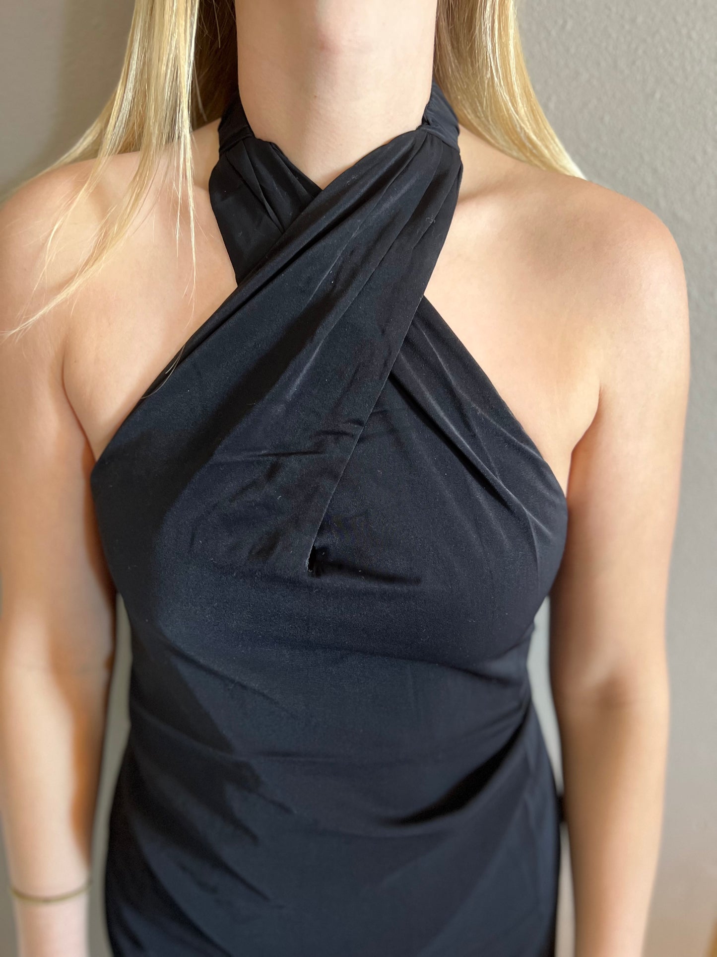 HALTER NECK WOVEN TOP