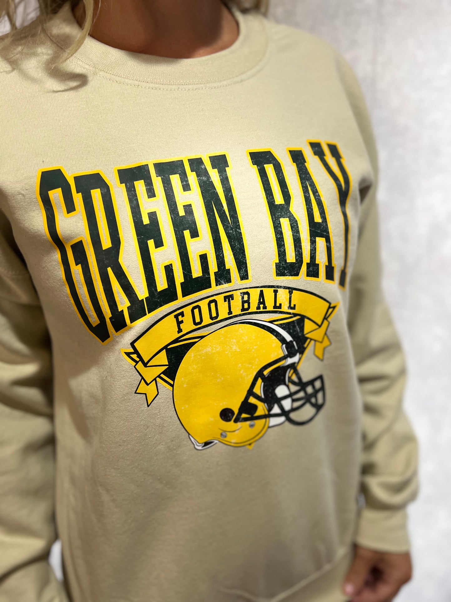 Heavy blend Crewneck Sweatshirt with Retro Green Bay Logo