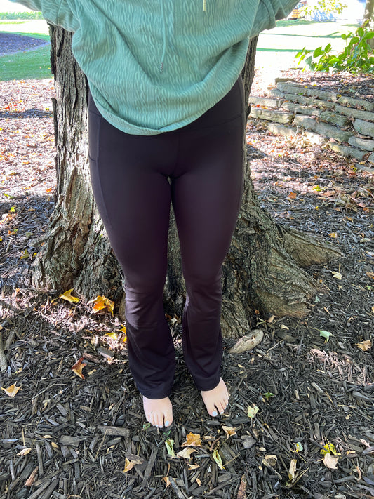 High- Waisted Flared Leggins With Side Pockets