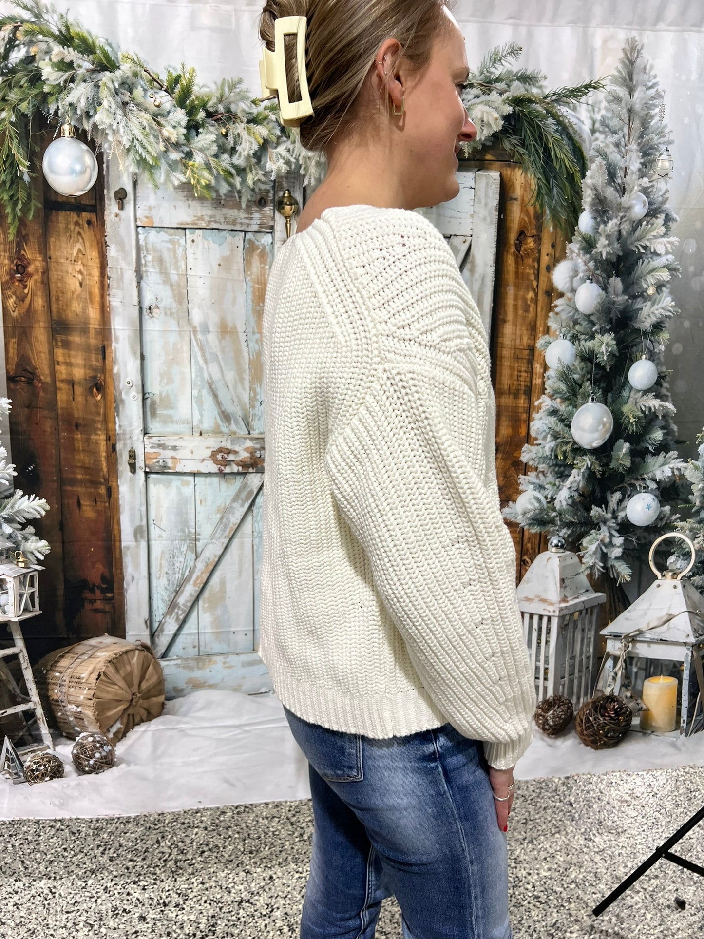 V-NECK KNIT SWEATER PULLOVER